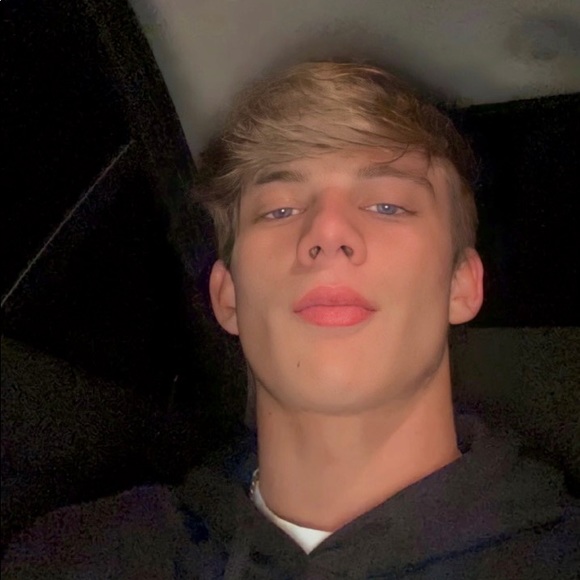 Meet your Posher, Josh - Picture 1 of 1